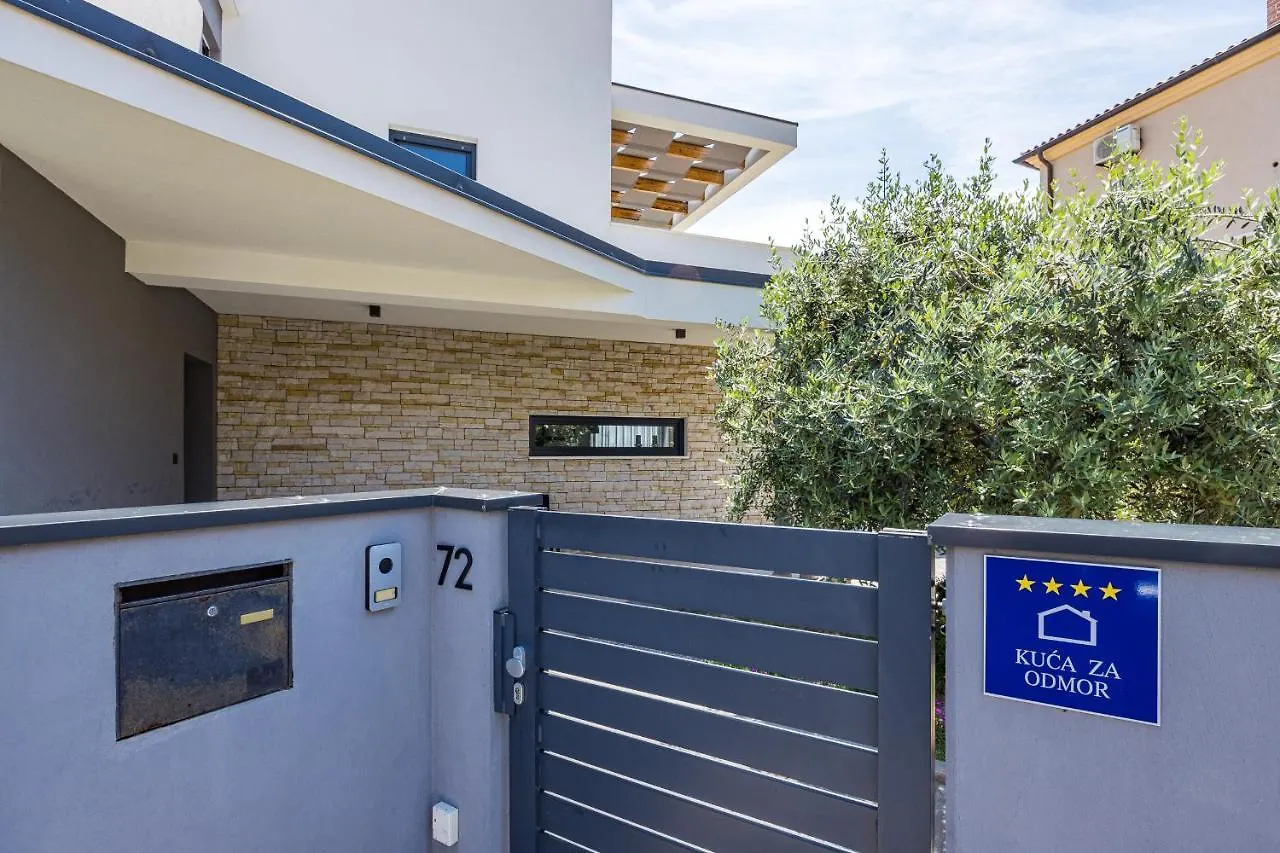 Villa Val Di Bora - Moderne 4 Sterne Ferienvilla Mit Pool, Meerblick, Grill Liznjan Croatia