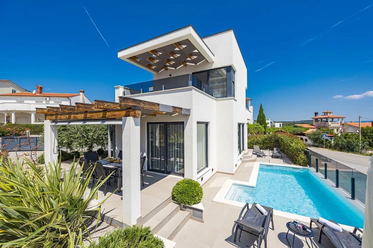 Villa Val Di Bora - Moderne 4 Sterne Ferienvilla Mit Pool, Meerblick, Grill Liznjan 0*,  Croatia