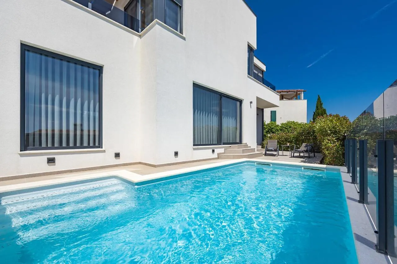 Villa Val Di Bora - Moderne 4 Sterne Ferienvilla Mit Pool, Meerblick, Grill Liznjan
